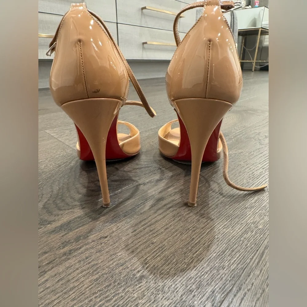Christian Louboutin Senora Peep-Toe Sandals - Picture 3 of 7